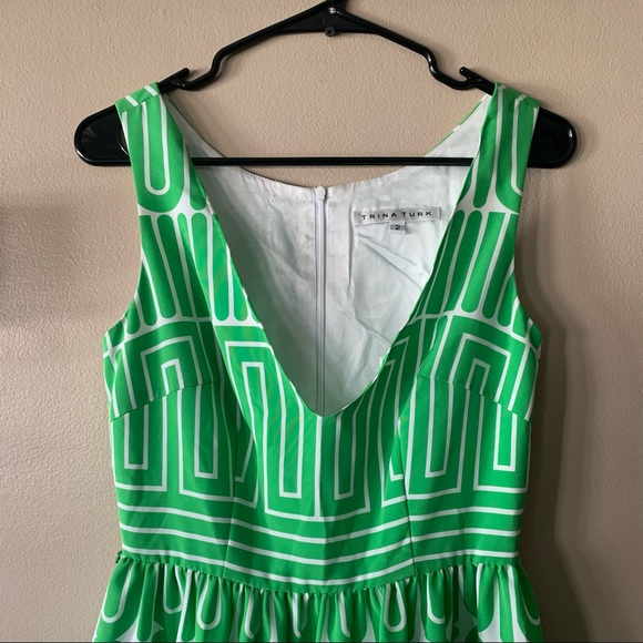 Unique Trina Turk Green and White Striped Dress Size 2 - Picture 2 of 10